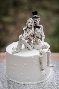 Hoskins_Terrazas_Star Noir Studio_Macabre Nature Micro Wedding_0005_low