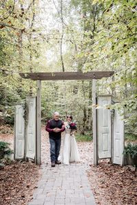 Hoskins_Terrazas_Star Noir Studio_Macabre Nature Micro Wedding_0040_low