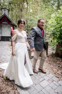 Hoskins_Terrazas_Star Noir Studio_Macabre Nature Micro Wedding_0053_low