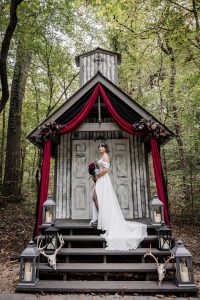 Hoskins_Terrazas_Star Noir Studio_Macabre Nature Micro Wedding_0054_low