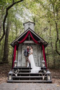 Hoskins_Terrazas_Star Noir Studio_Macabre Nature Micro Wedding_0057_low