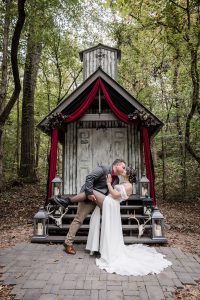 Hoskins_Terrazas_Star Noir Studio_Macabre Nature Micro Wedding_0065_low