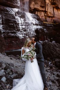Shoul_Shoul_In Love and Adventure - Elopement Photography_telluride-hiking-elopement-10_low