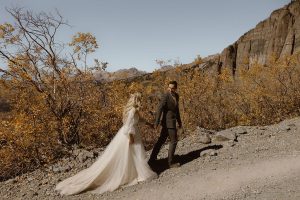 Shoul_Shoul_In Love and Adventure - Elopement Photography_telluride-hiking-elopement-29_low