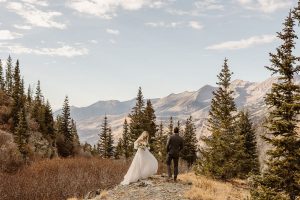 Shoul_Shoul_In Love and Adventure - Elopement Photography_telluride-hiking-elopement-47_low