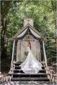 Anderson_Drews_Star Noir Studio_Chapel in the Hollow - Sarah and Jared_1050_low