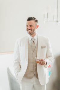 Van Orden_de la Parra_Chloe Malsick Photography_Lisa & Ryan Wedding Getting Ready-63_low