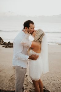 Lile_Snow_Anna Holden Photo_Stuart-Beach-Elopement-Anna-Holden-Photo-17_low