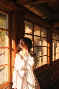 Deception Pass Coastal Elopement_Allison Haley Photography_Deception-Pass-Elopement-Getting-Ready-4_low