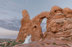 Crossman_Crossman_By Mannuzza LLC_Arches-National-Park-Sunrise-Elopement-By-Mannuzza-33_low