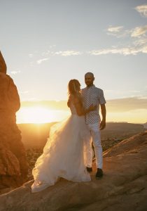 Crossman_Crossman_By Mannuzza LLC_Arches-National-Park-Sunrise-Elopement-By-Mannuzza-58_low