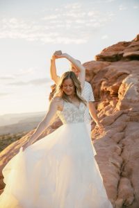 Crossman_Crossman_By Mannuzza LLC_Arches-National-Park-Sunrise-Elopement-By-Mannuzza-66_low