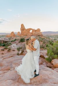 Crossman_Crossman_By Mannuzza LLC_Arches-National-Park-Sunrise-Elopement-By-Mannuzza-94_low