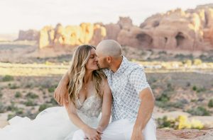 Crossman_Crossman_By Mannuzza LLC_Arches-National-Park-Sunrise-Elopement-By-Mannuzza-109_low
