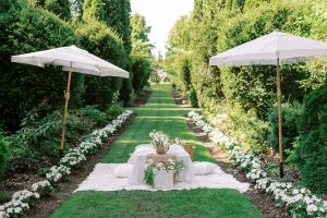 danielle-cargill-photogaphy-lillies-bloom-floral Luxury Garden Picnic Wedding Styled Shoot