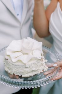 danielle-cargill-photogaphy-lillies-bloom-floral Luxury Garden Picnic Wedding Styled Shoot