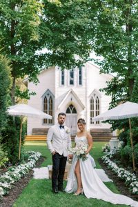 danielle-cargill-photogaphy-lillies-bloom-floral Luxury Garden Picnic Wedding Styled Shoot