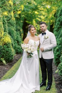 danielle-cargill-photogaphy-lillies-bloom-floral Luxury Garden Picnic Wedding Styled Shoot