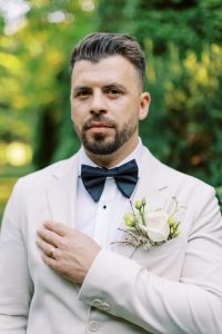 danielle-cargill-photogaphy-lillies-bloom-floral Luxury Garden Picnic Wedding Styled Shoot