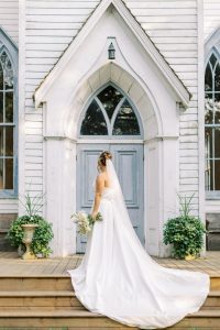 danielle-cargill-photogaphy-lillies-bloom-floral Luxury Garden Picnic Wedding Styled Shoot