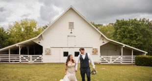 Mary Beth and Seth's Intimate Spring Wedding Portraits at Historic Oak View County Park