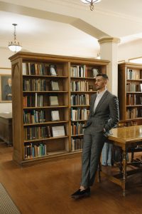 Sophisticated Styled Shoot at Northwestern University's SAE Chapel