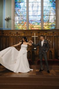 Sophisticated Styled Shoot at Northwestern University's SAE Chapel