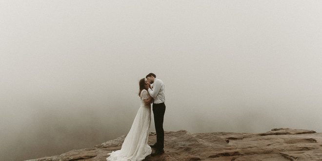 Rebecca and Jackson's Moody Elopement of Rugged Beauty at Hawksbill Crag