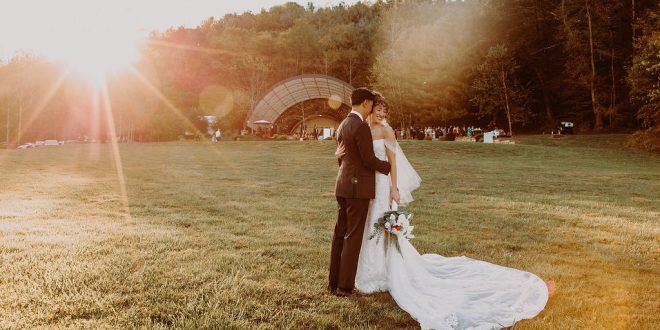 Kelsey and Peter's Scenic and Romantic Wedding at Hocking Hills