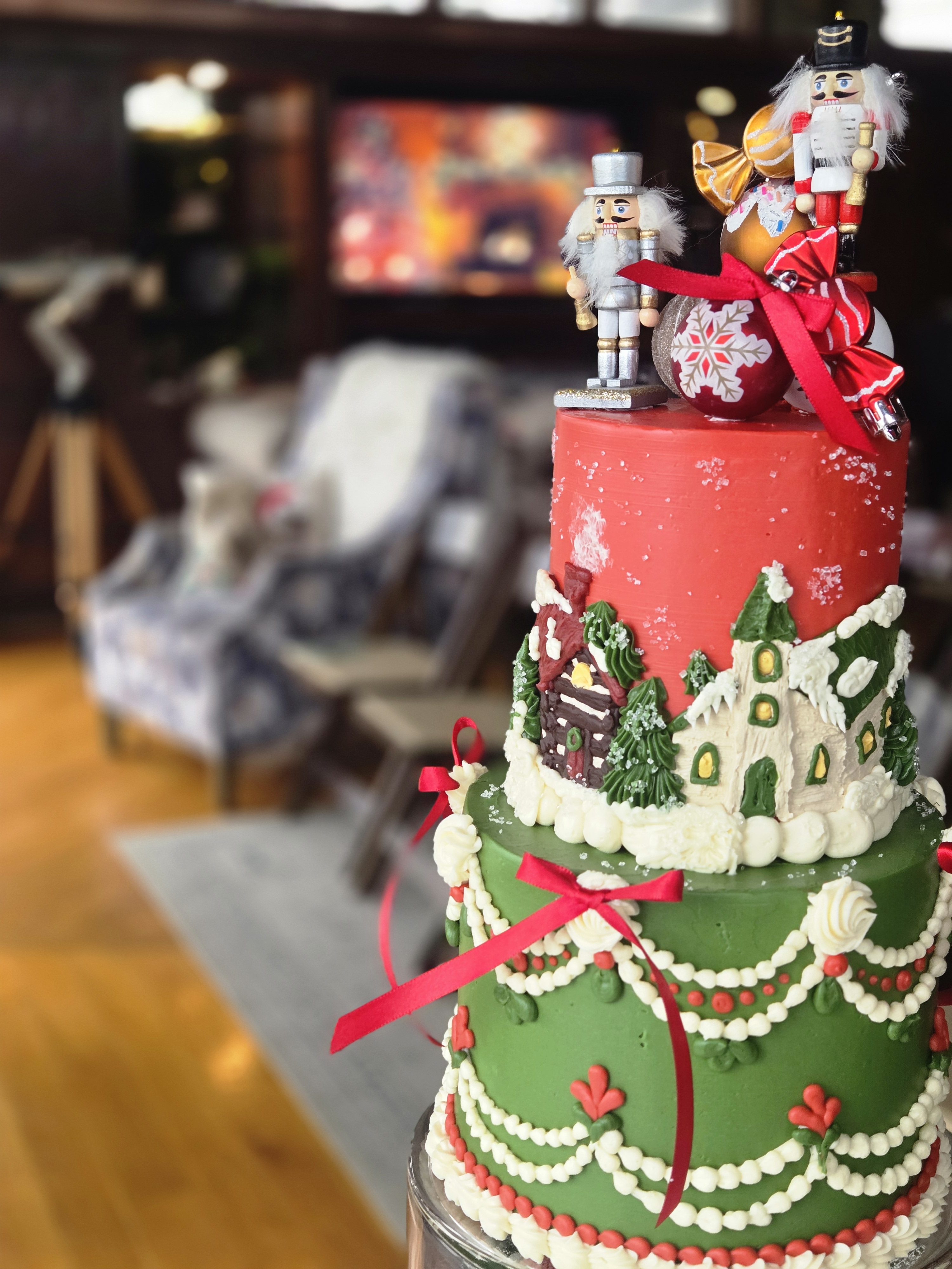 A Christmas Wedding Cake with Heart: Kettermans Kitchen Creates Holiday ...